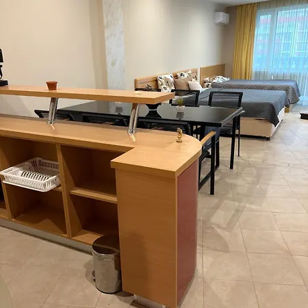 Апартаменты Miramar Palace 615 Солнечный берег