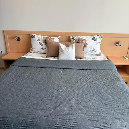 Апартаменты Miramar Palace 615 *