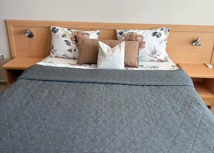 Апартамент Miramar Palace 615 *