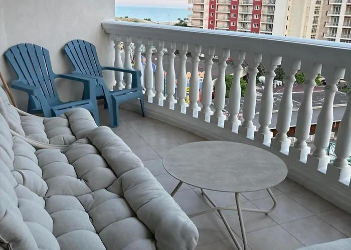 Miramar Palace 615 Апартамент